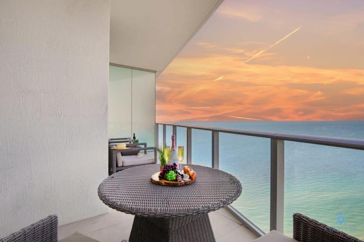 Upper Level Penthouse - Amazing Views Beach & Intracoastal Lägenhet Hollywood Exteriör bild