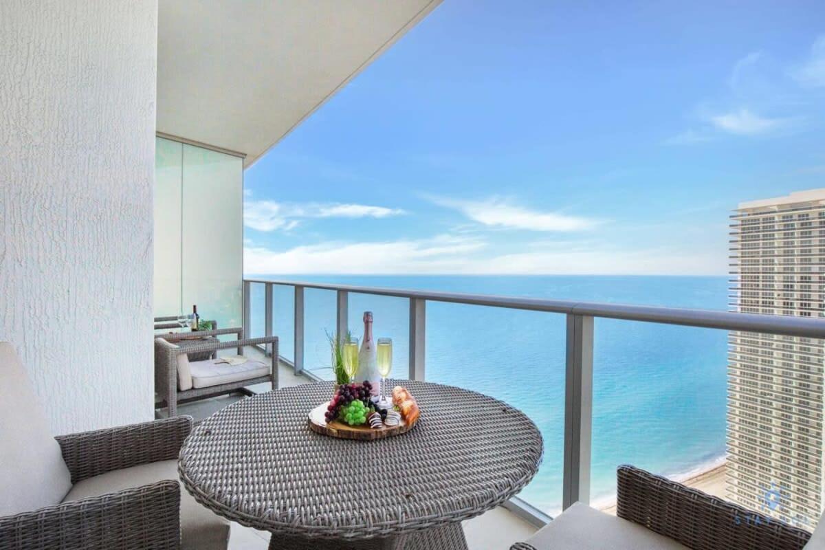 Upper Level Penthouse - Amazing Views Beach & Intracoastal Lägenhet Hollywood Exteriör bild